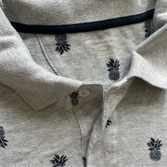 3/$30 Pineapple Print Men’s Polo Shirt, Large - Picture 4 of 5